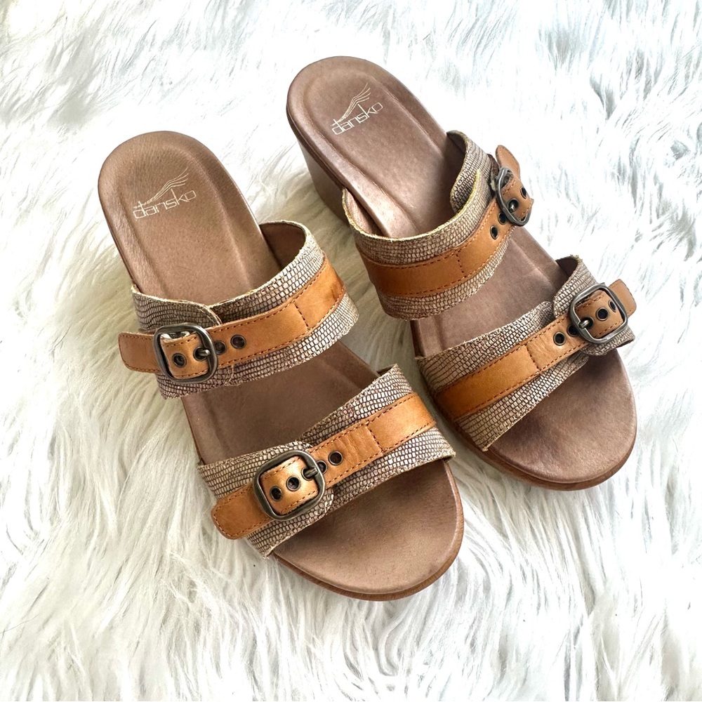 Dansko Brown tan Leather buckle Heel Sandals 39 8US 3”